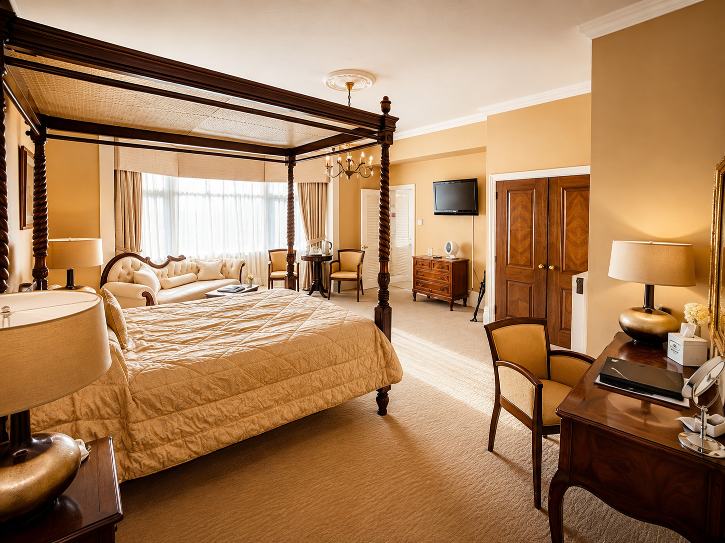 Four poster room feature
